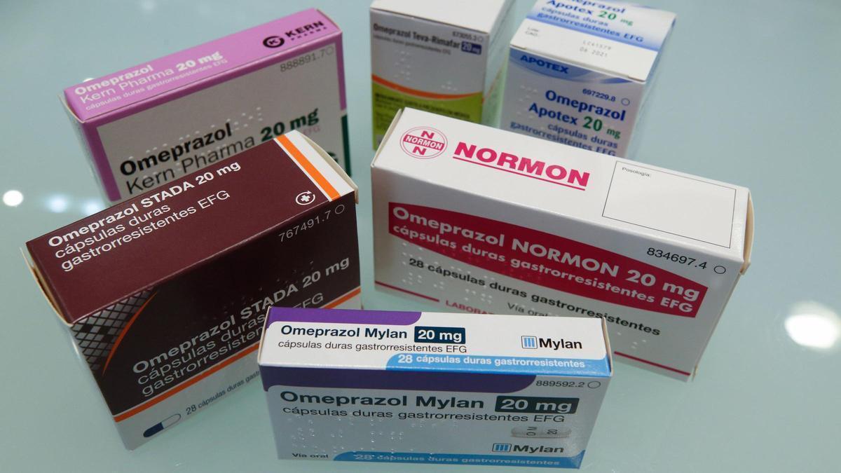 Diversos envases de Omeprazol de distintos laboratorios.