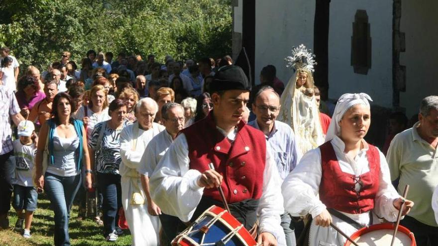 La procesión de la Virgen, en una edición anterior de la fiesta.