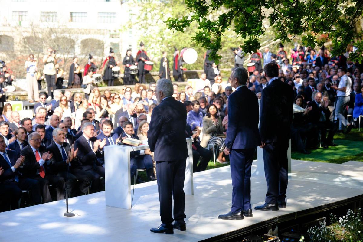 Uno de los momentos del acto, bajo un soleado día.