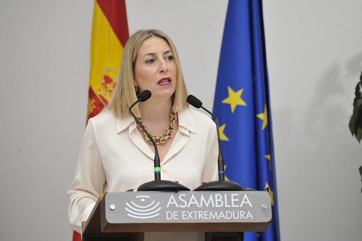 Galería | Acto institucional del Día de la Mujer en la Asamblea de Extremadura