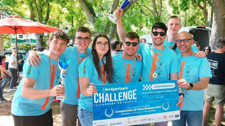 Los estudiantes del IES Jaume I ganadores del Hiperbaric Challenge 2025, en Burgos.