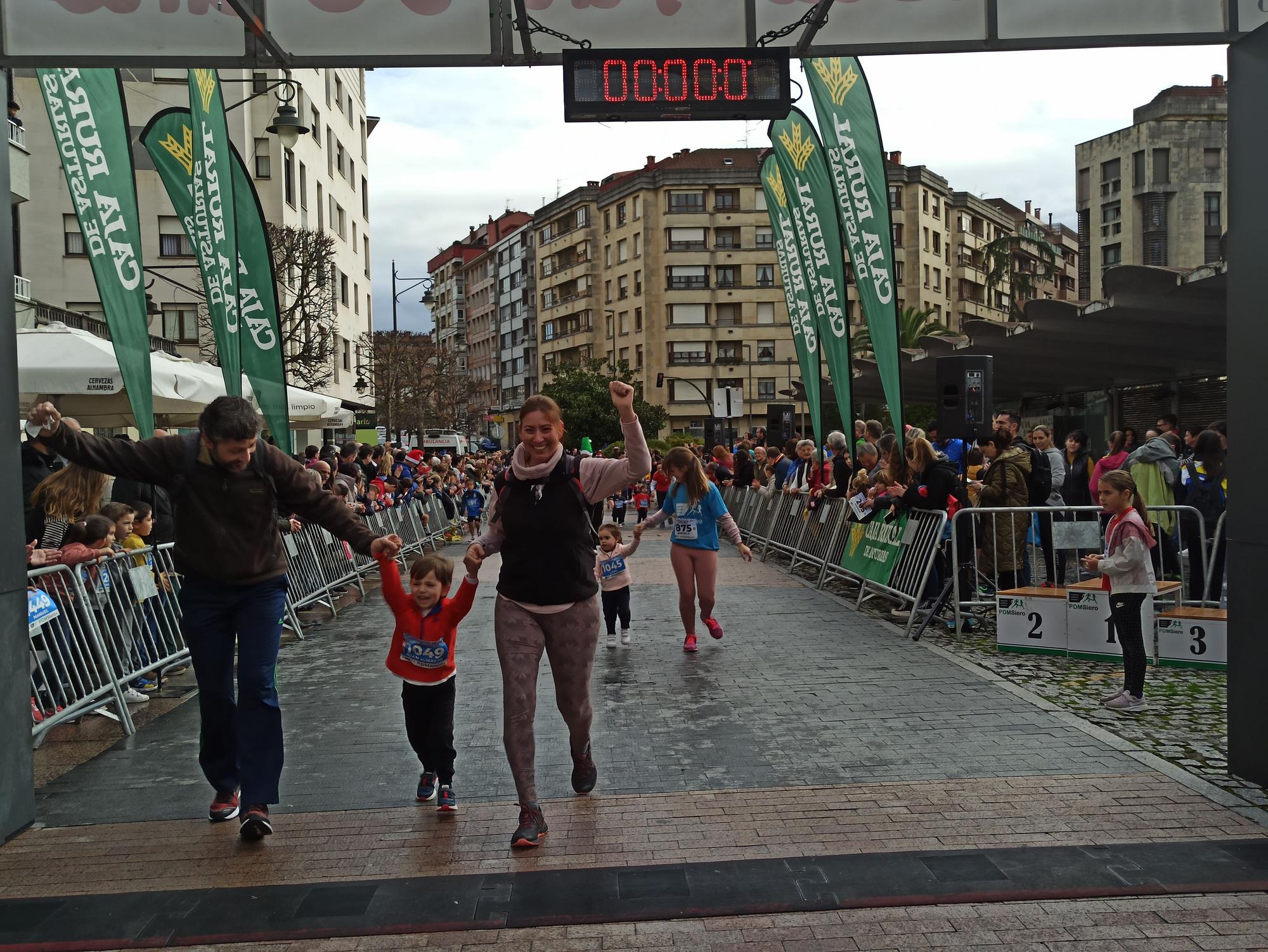 Casi 1.500 participantes disputan la carrera de Fin de Año de Pola de Siero