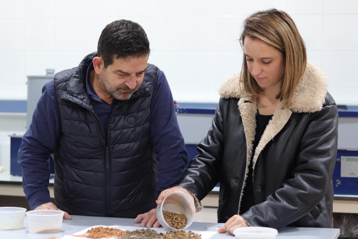 Dos de los investigadores del trabajo, Adolfo Peña y Paula González