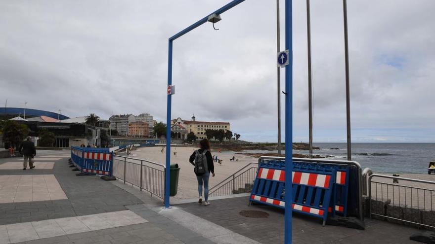 A Coruña instala arcos de control de aforo en las playas