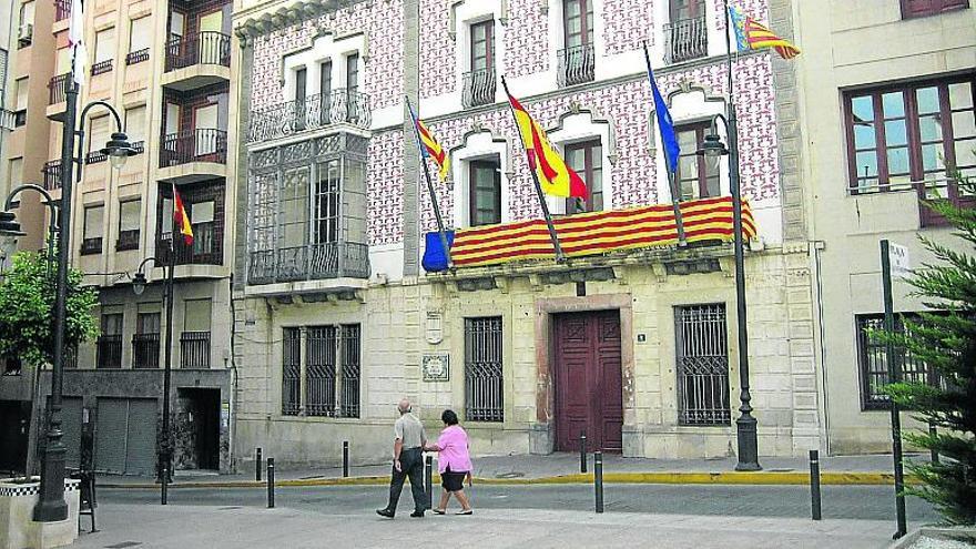 Fachada del Ayuntamiento de Crevillent