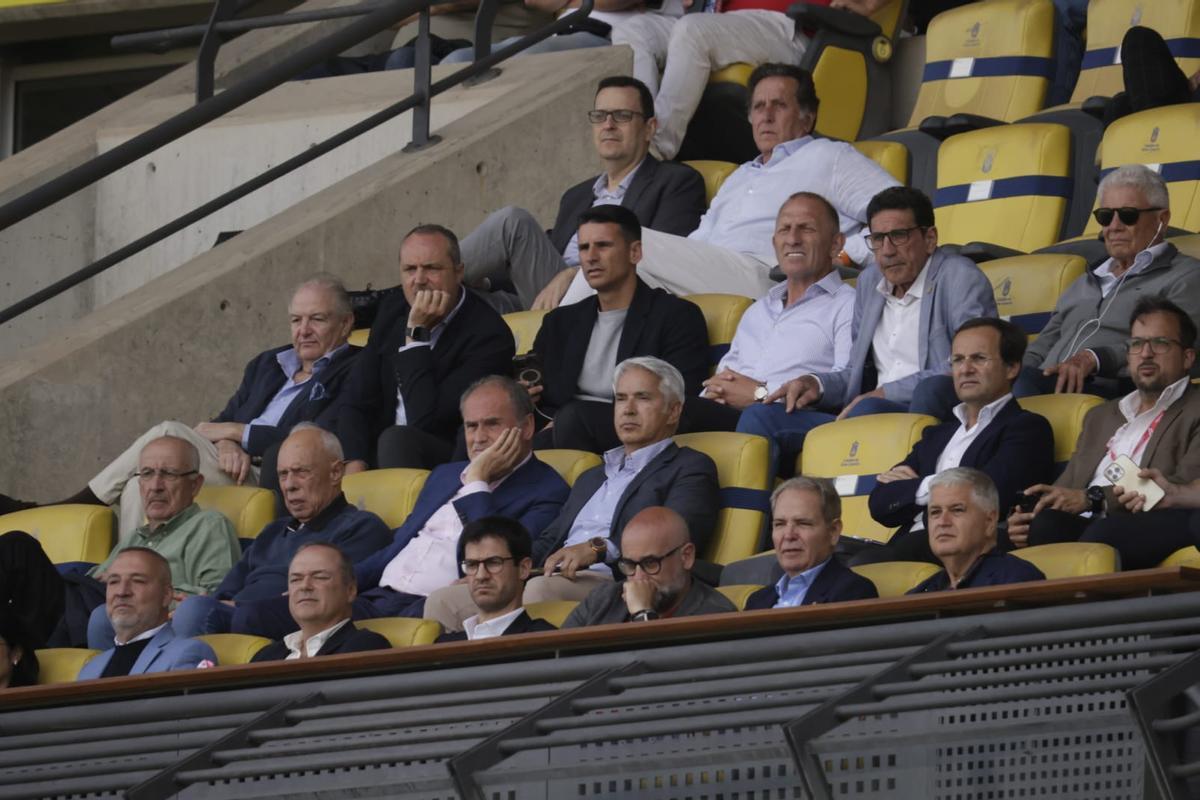 El director general Fernando López fue el único representante institucional del club en Las Palmas.