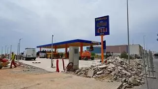 El parque comercial de Almassora avanza: la gasolinera 'low cost' abrirá este julio