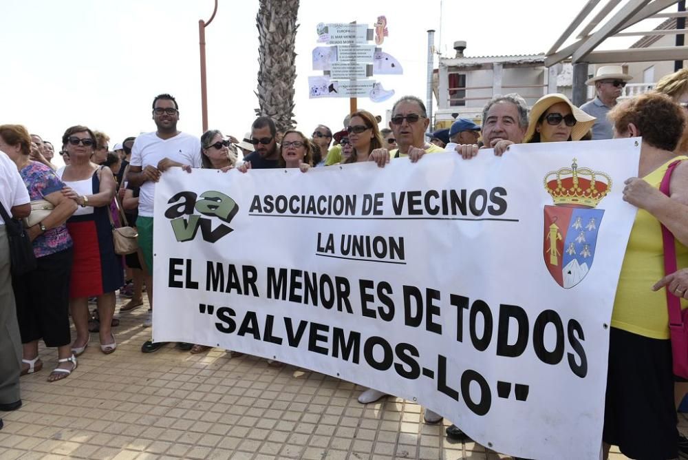 Protestas por el estado del Mar Menor en Los Nieto