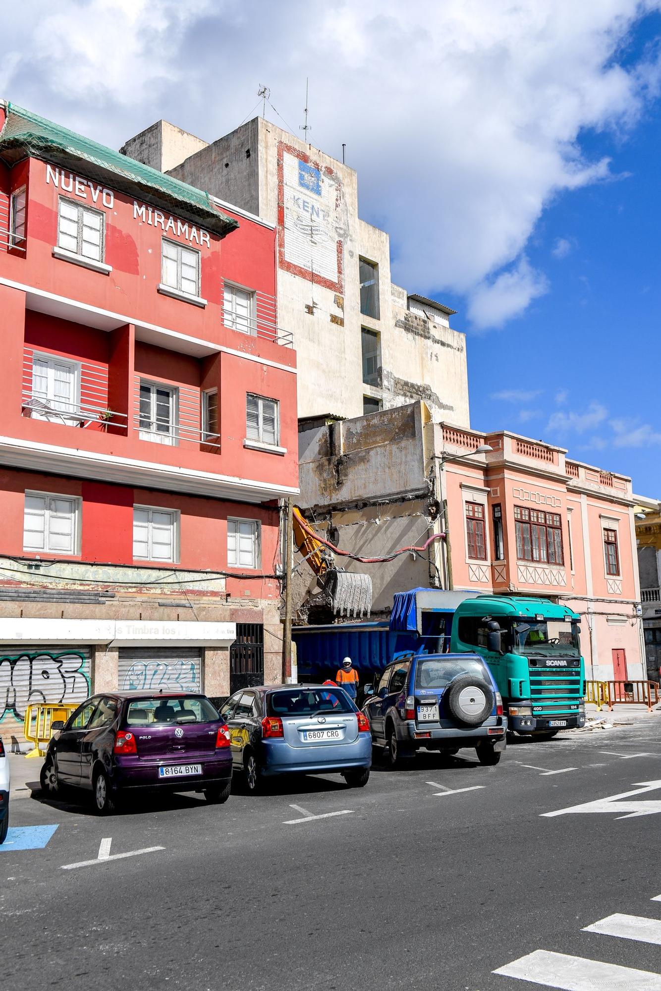 Derribo de viviendas y edificios en el entorno de Manuel Becerra