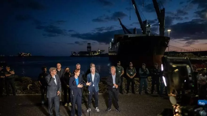 Los ministros de Sanidad, Interior y Política Territorial en el puerto de Granadilla