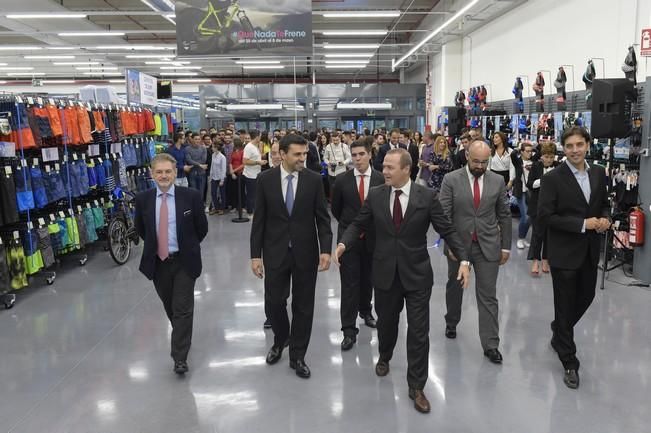 Inauguración oficial de Decathlon en Tamaraceite