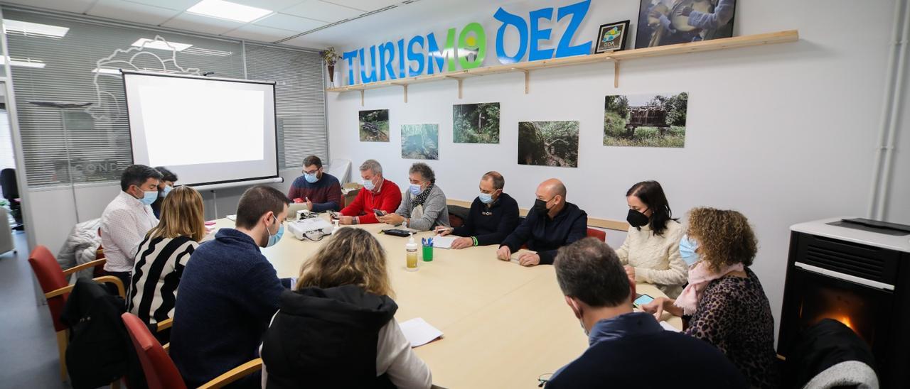 Reunión del Grupo de Desenvolvemento Rural do Condado.