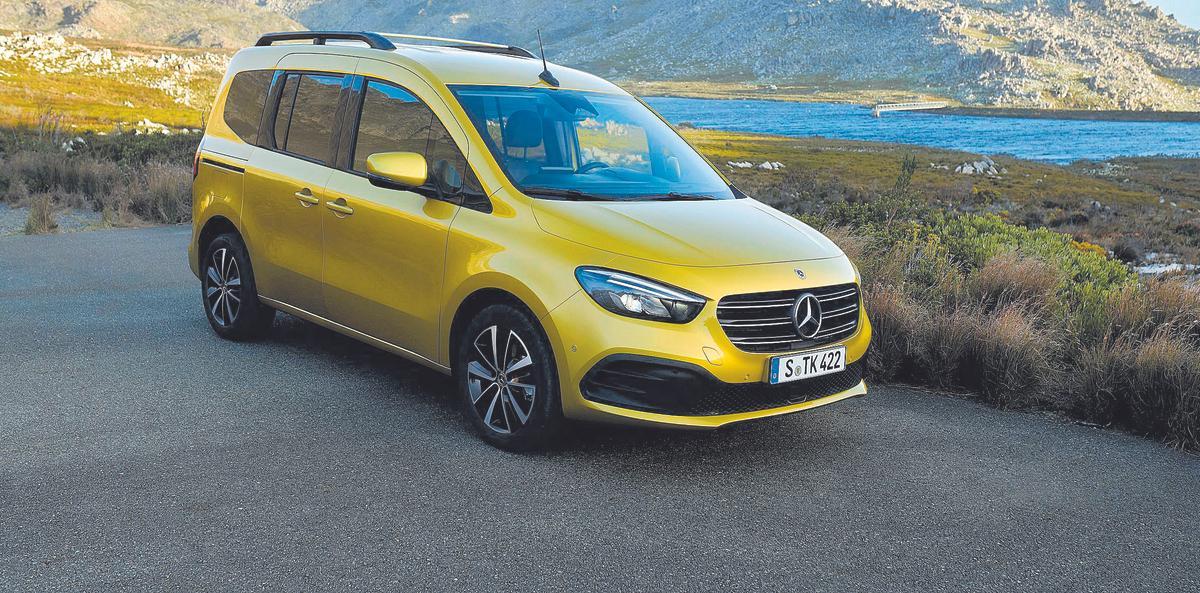 Este monovolumen compacto llega al mercado con dos motores gasolina y dos diésel para quienes buscan un vehículo de estas características pero con el sello distintivo de mercedes