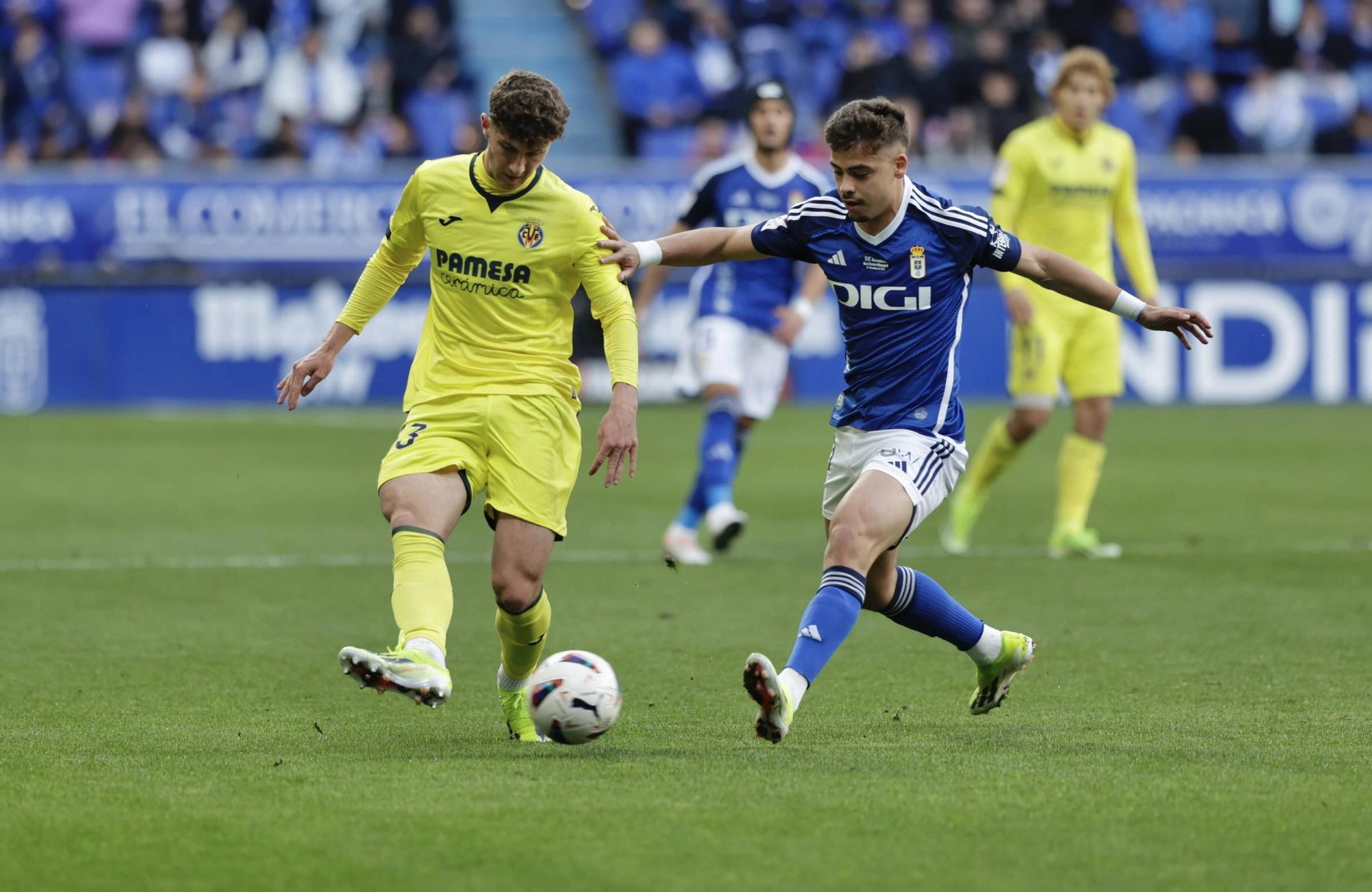 Alemão pega más duro y el Oviedo vuelve a ganar: 2-1