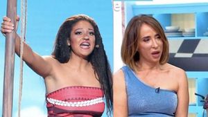 Esperansa Grasia, ganadora de la gala este viernes de Tu cara me suena y María Patiño, en La familia de la tele.