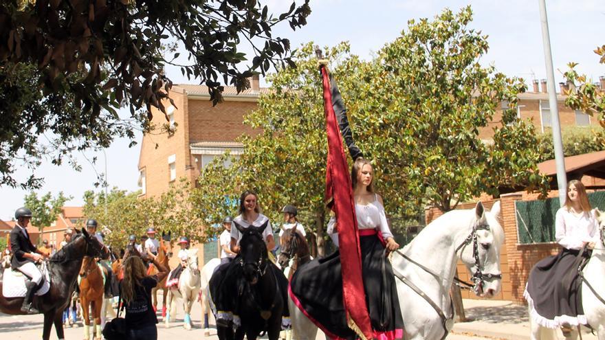 Un moment de la cercavila pels carrers de Sant Fruitós