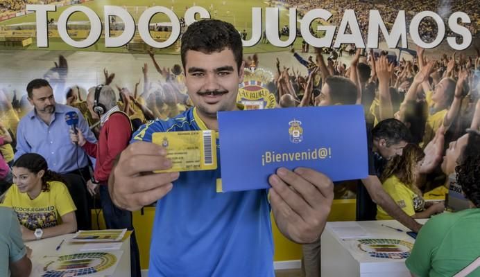 lAS PALMAS DE GRAN CANARIA A 12/06/2017. Inicio de la Campaña 2017-18 de Abonados de la UD Las Palmas. FOTO: J.PÉREZ CURBELO