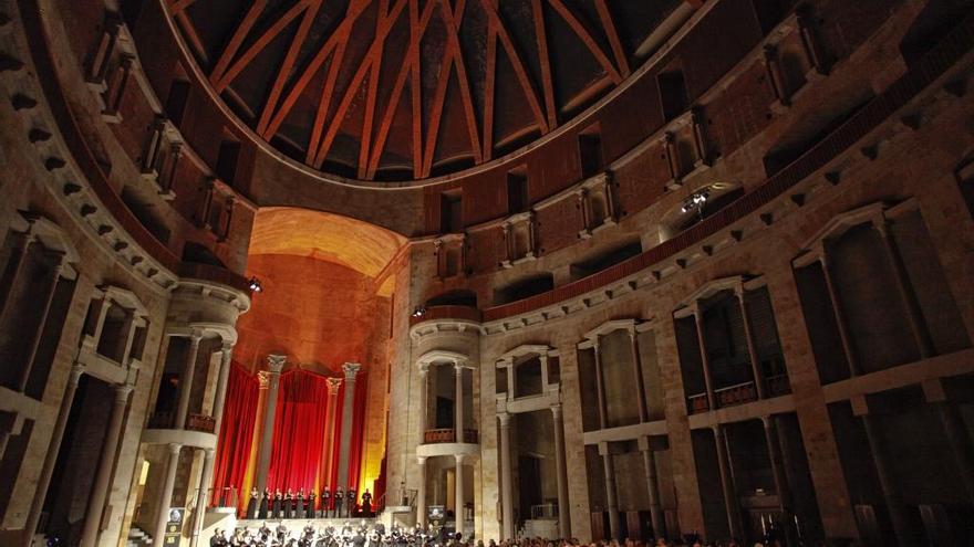 Iglesia de la laboral durante un concierto.