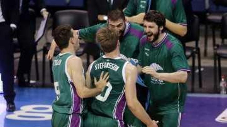 Las apuestas colocan al Unicaja como tercer favorito