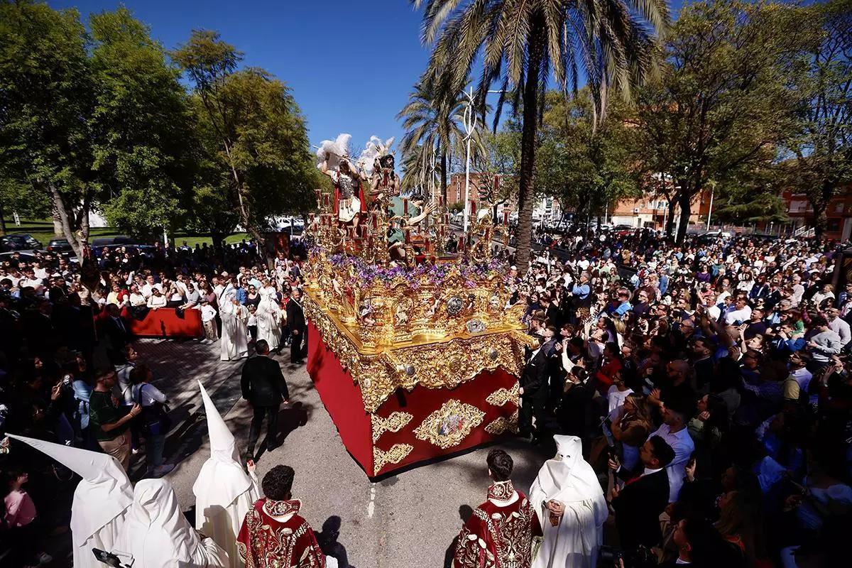 Paso de Jesús de la Redención, de la hermandad de la Estrella, este Lunes Santo por las calles de Córdoba.