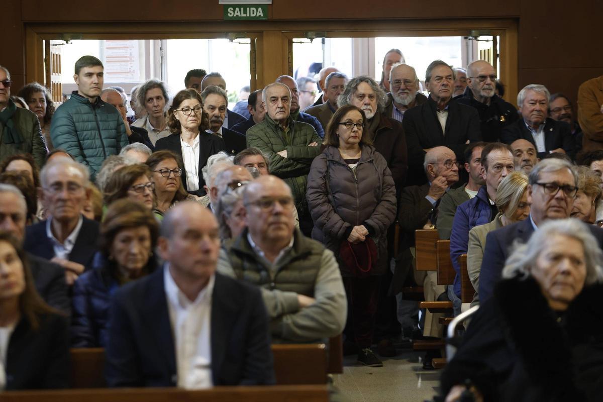 Asistentes al funeral.