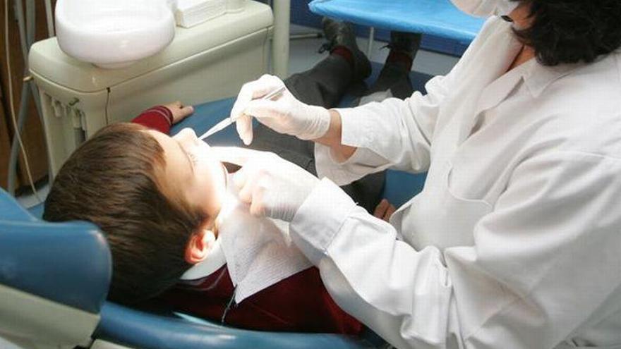 Más de 95.000 niños aragoneses tendrán el dentista gratuito durante este año