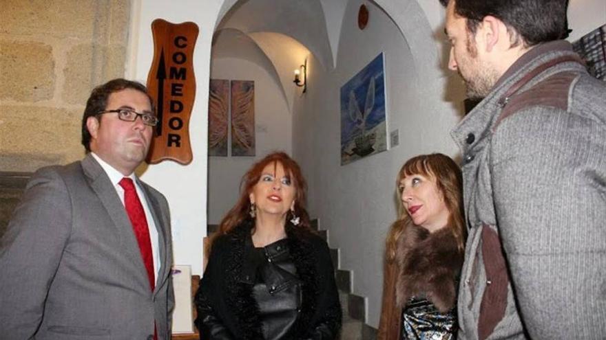 Amancio Prada y una tertulia periodística completan la feria del libro de Trujillo