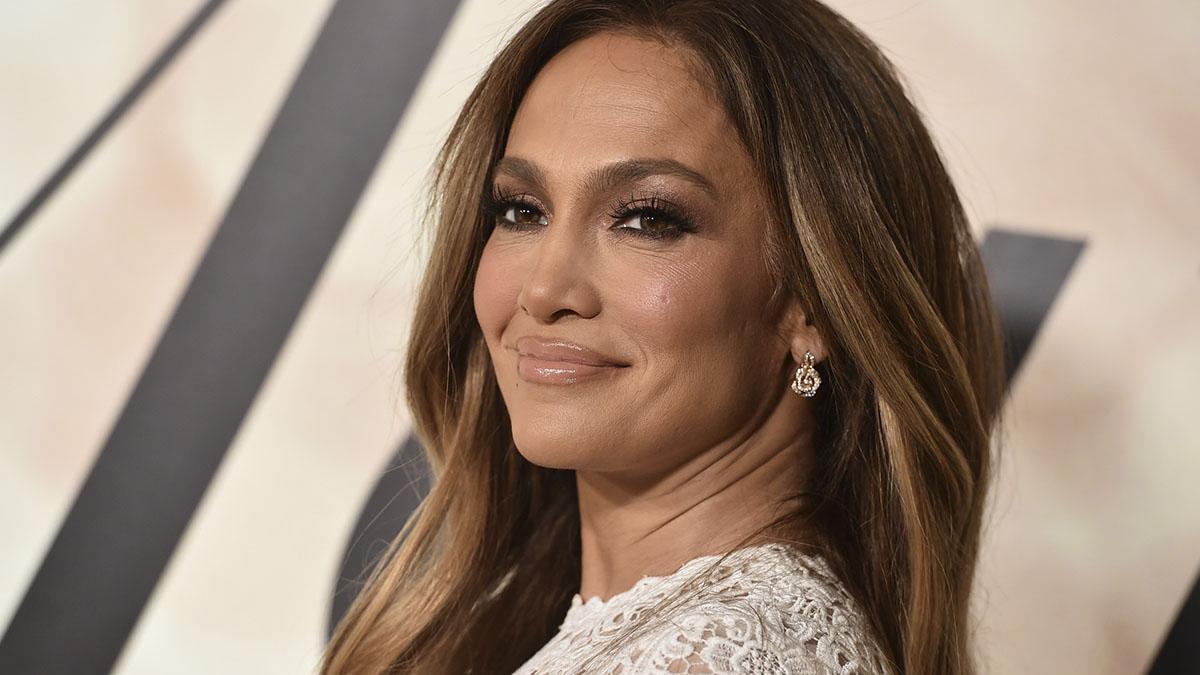 Jennifer Lopez posa en la premiere de la película 'Cásate conmigo' ('Marry me')