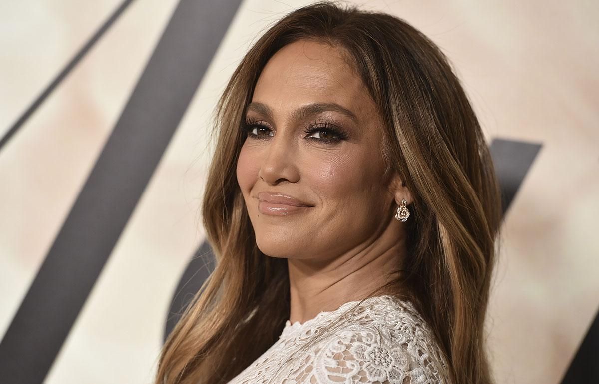 Jennifer Lopez posa en la premiere de la película 'Cásate conmigo' ('Marry me')