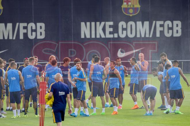 El primer entrenamiento del Barça 2015-2016 al completo, en imágenes