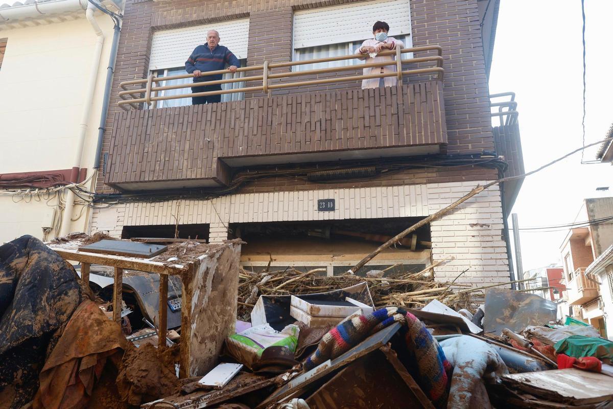 Josefa Tarazona y su marido sguen sin poder salir de su casa una semana después de la Dana.