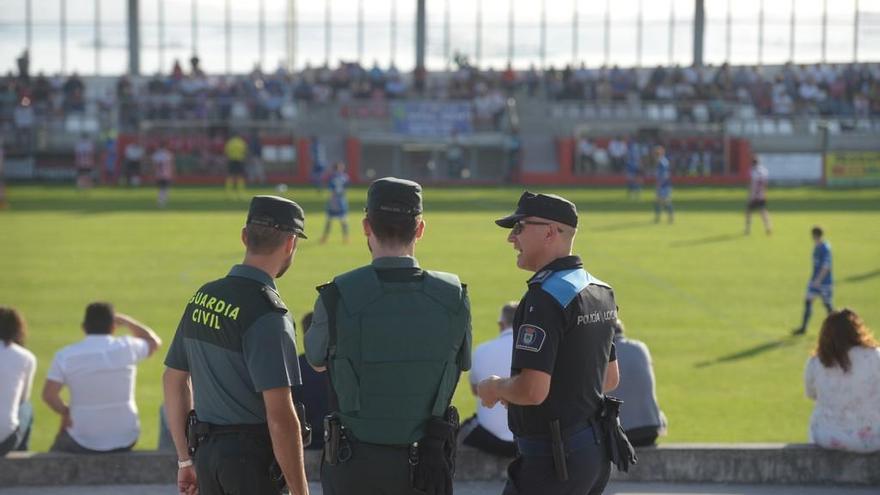 Los diferentes cuerpos de seguridad actuaron de manera coordinada en los campos arousanos. // N. Parga