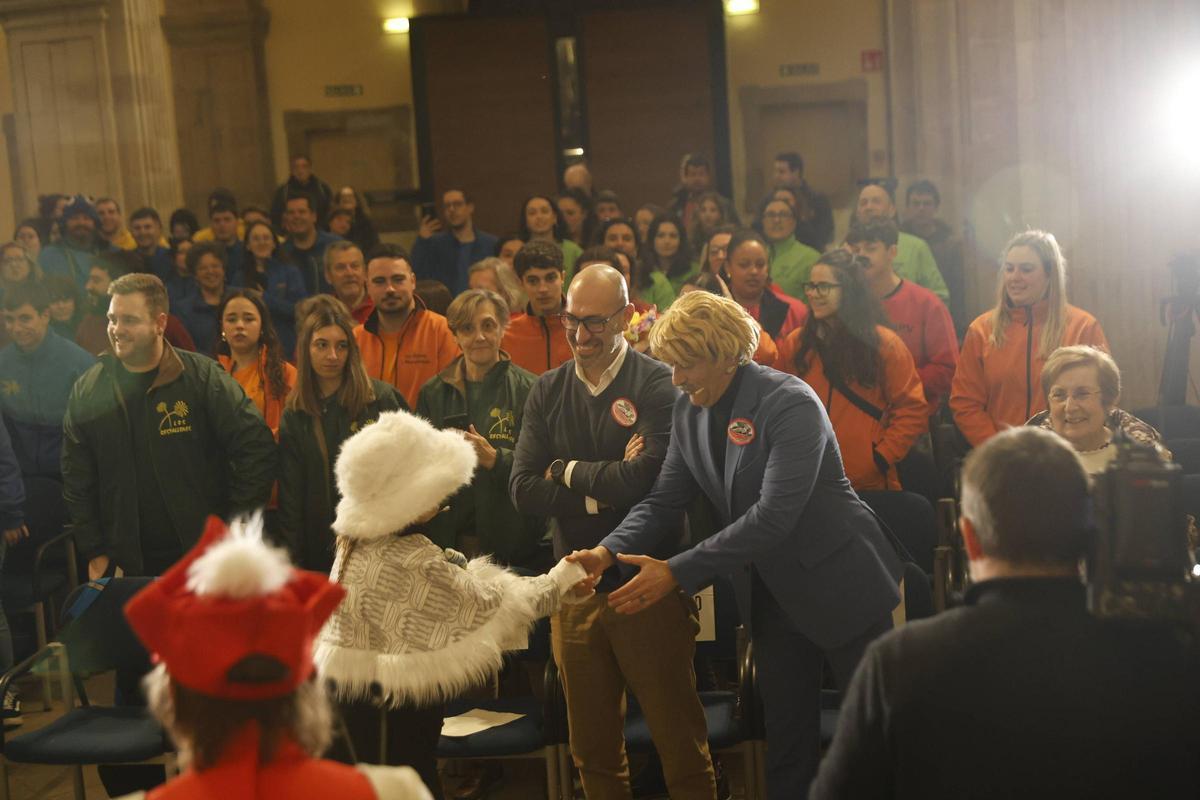 La sardina del Antroxu de Gijón ya tiene disfraz (en imágenes) La sardina del Antroxu de Gijón ya tiene disfraz (en imágenes)