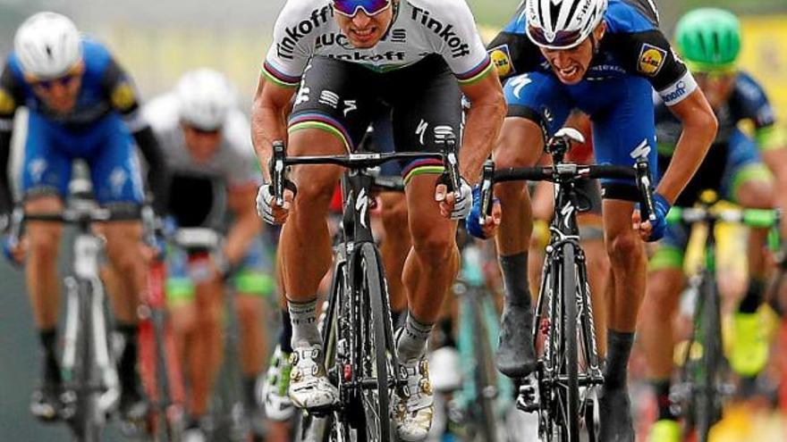 Sagan deixa enrere els seus rivals un xic abans de creuar la meta