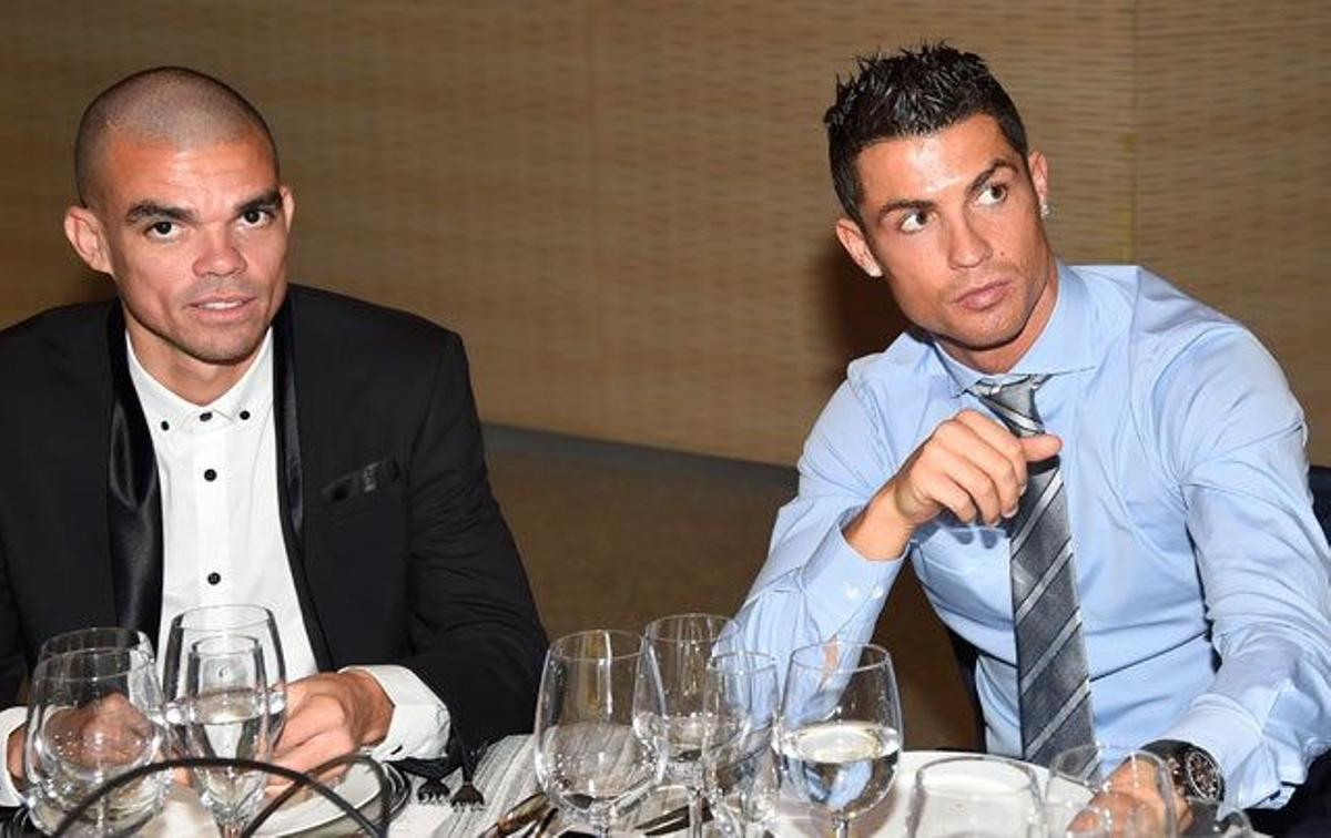 Pepe y Cristiano Ronaldo, en la comida de Navidad del Real Madrid 2015