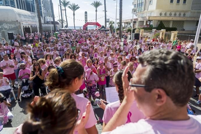 Marcha contra en cáncer de mama en Benidorm