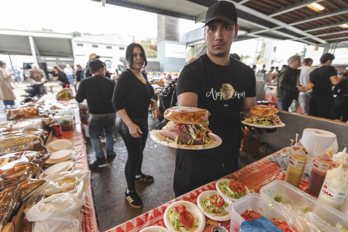 Platos y productos típicos de Venezuela en la feria de la Chinita.