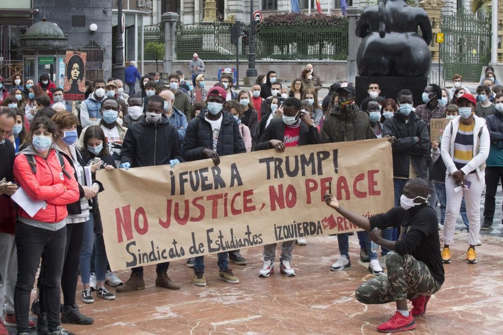 Concentración antirracista en Oviedo