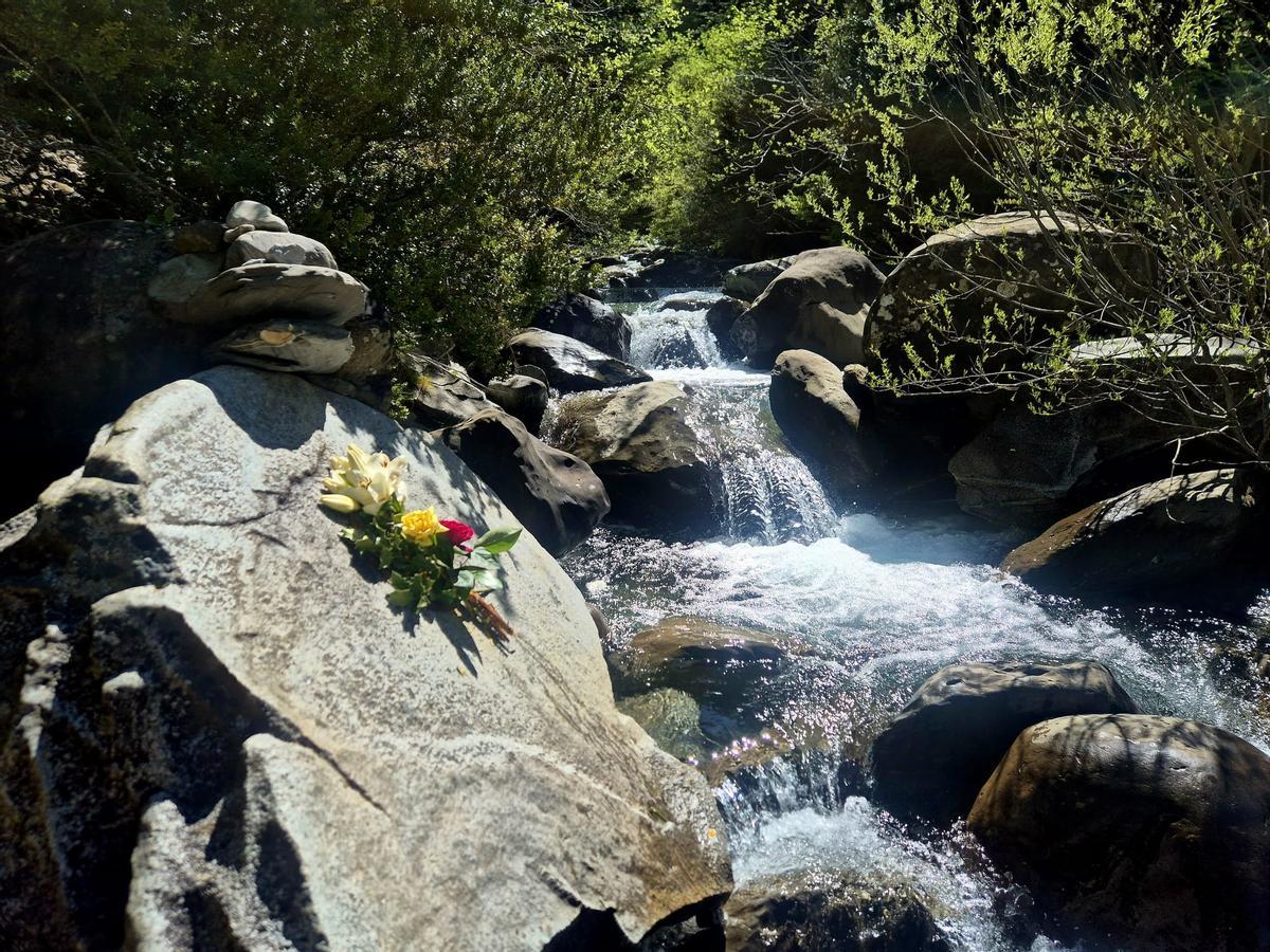Memorial en el barranco de Buixaruelo.