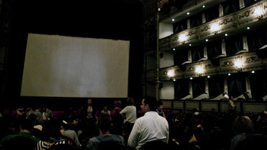 El Teatro Cervantes, durante el parón.