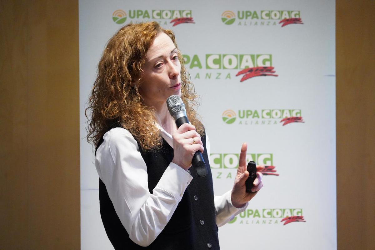 Flor Linares, veterinaria de Cobadu especializada en vacuno