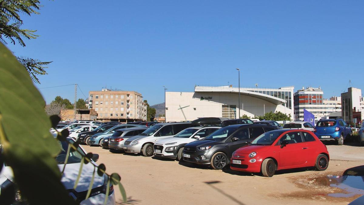 Párking de la estación de Adif, ahora en obras.