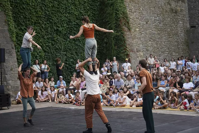 Les fotos de l'Escènit, "un espectacle increïble" que duu la cultura als carrers de Girona