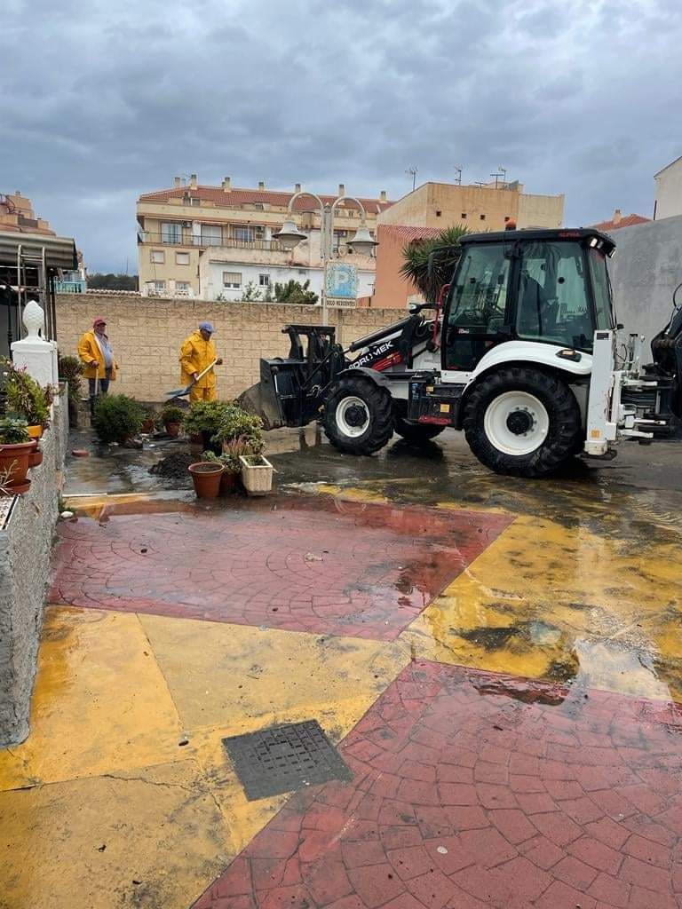 Reparación de daños del temporal en Algarrobo.