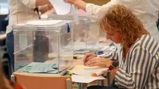 Qué pasa si te toca formar parte de la mesa electoral en Extremadura: fechas, motivos para librarse y multas por no acudir