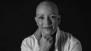 Conchi Botillo, presidenta de la Asociación de Alopecia de Madrid en la serie Calivizie