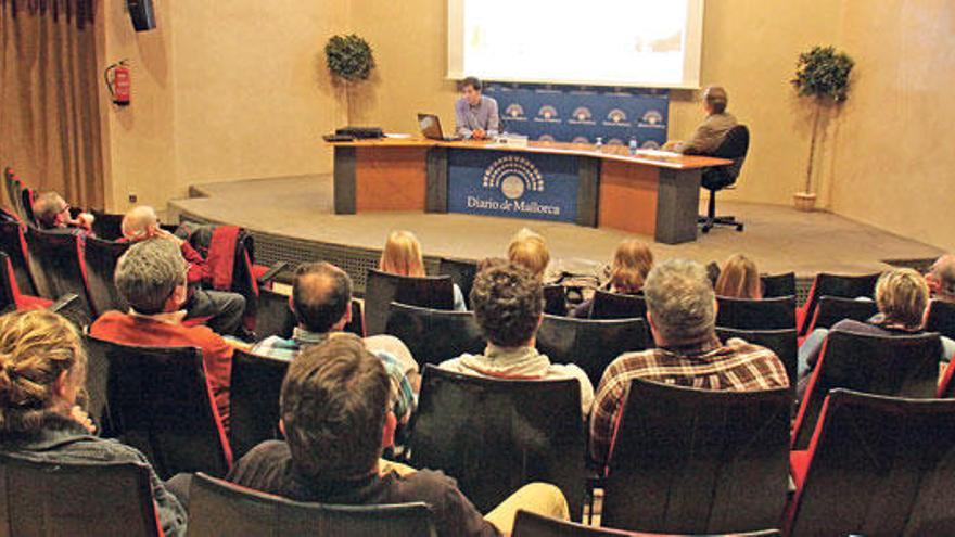 Adrover habló ayer en el club de opinión de este diario.