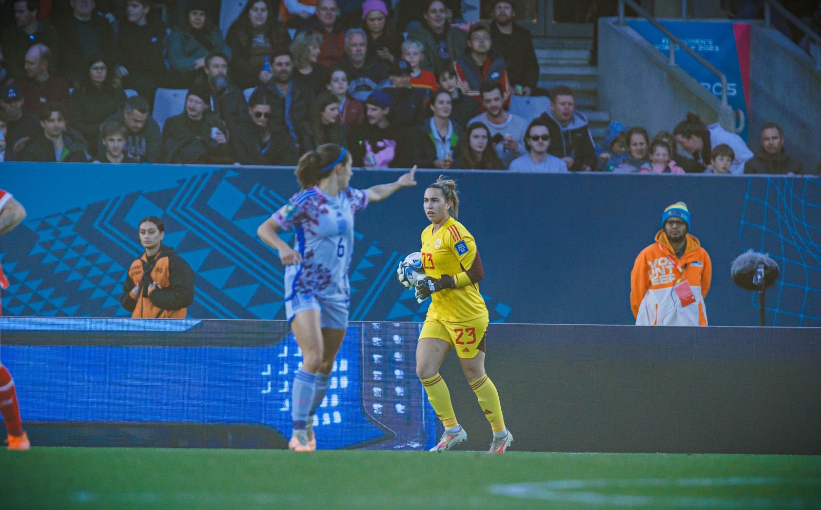 El debut de Cata Coll en el Mundial de fútbolde Australia y Nueva Zelanda, en imágenes