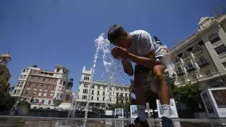 La ola de calor pone en riesgo a 13 comunidades, con valores hasta 43 grados