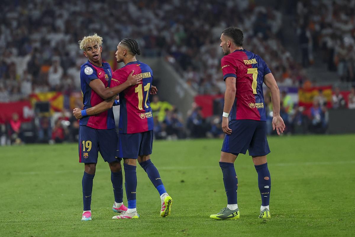 Lamine Yamal, Raphinha y Ferran en la final de la Copa del Rey ante el Real Madrid